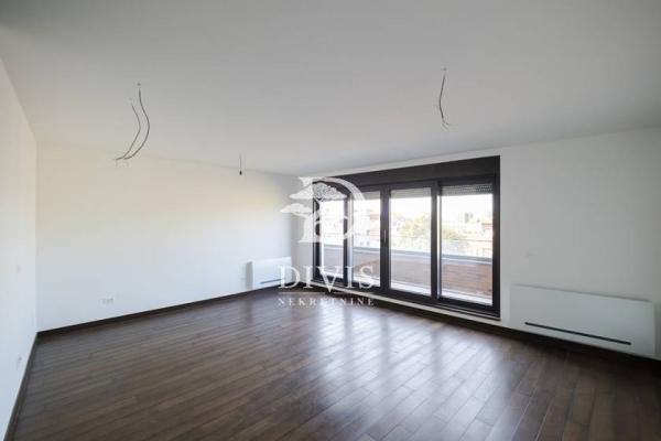 Slika 6 - Loznička, Četvorosoban stan na prodaju, 119m2, 560.000€